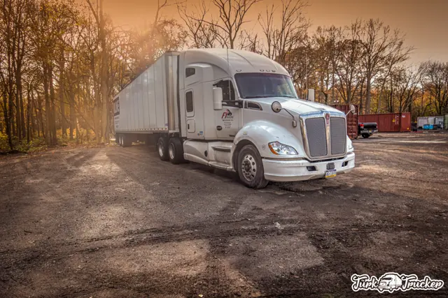 Truck 01 · FY Trucking