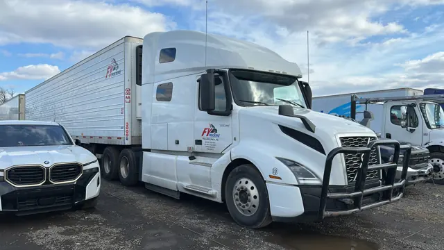 Truck 10 · FY Trucking
