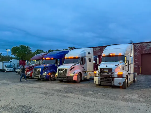 Fleet moments · FY Trucking